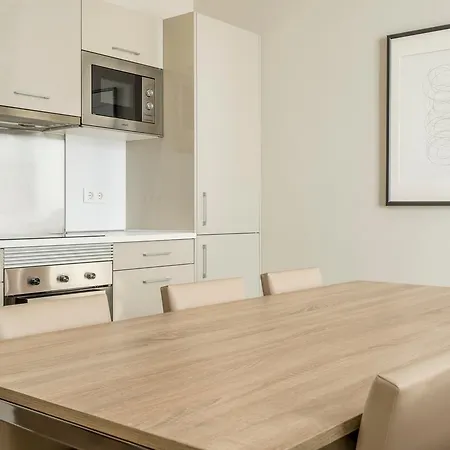 Apartment Apartamento Colon 4 *